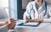 Futuros médicos terão que fazer prova obrigatória para atuar no Brasil