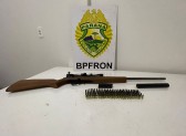 Polícia Militar realiza abordagem em Santo Antônio do Sudoeste durante Operação Hórus e apreende rifle cal. 22