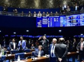 Senado aprova acordo que permitirá governo não cumprir piso da Saúde