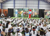 Sicredi e Smurfs transformam sustentabilidade em experiência para crianças em parceria inédita no Brasil