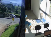 Diretora e vigia de creche são indiciados após bebê sair sozinho da unidade
