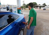 Governo federal cria canal de denúncia para cobrança de preços abusivos de combustíveis