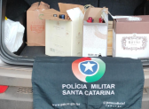 Polícia Militar apreende 62 garrafas de vinho descaminhada da Argentina