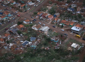Governo do PR propõe auxilio de R$ 50 mil por família após tornado em Rio Bonito do Iguaçu