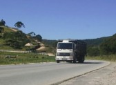 Nova lei garante parada de descanso para caminhoneiros em rodovias de SC