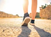 Andar 5 mil a 8 mil passos por dia reduz as chances de morte por câncer ou doenças cardiovasculares