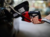 Semana começa com chance de queda no preço da gasolina; entenda