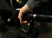 Postos de combustíveis  são autuados por aumentar preço da gasolina em todo o estado