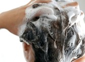 Anvisa manda tirar do mercado shampoo, sabonete, bronzeador e outros 4 produtos; uso deve ser interrompido imediatamente