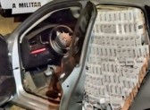 Condutor tenta fugir, mas é preso com cerca de 15 mil maços de cigarros contrabandeados