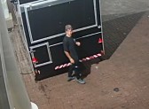 Polícia Civil divulga imagem de suspeito de furtar food truck no centro