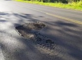 Motociclista vai receber R$ 40 mil de indenização por ter caído em buraco não sinalizado