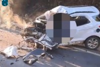 Motorista fica encarcerado após grave colisão no interior