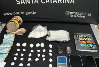 Motorista de app é preso com cocaína e R$ 28 mil em dinheiro