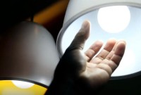 Bandeira tarifária das contas de luz segue amarela em julho