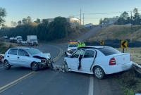 Quatro feridos em grave acidente na PR-180
