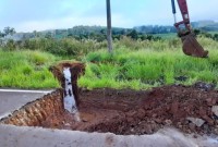 O SEMAE orienta a população a manter o racionamento de água pelo segundo dia consecutivo após o rompimento de uma adutora