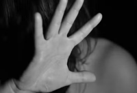 Homem é condenado a 37 anos por obrigar ex-mulher a beber soda cáustica e tentar degolá-la