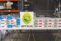 BPFRON apreende mais de 200 pacotes de cigarros contrabandeados em ônibus interestadual