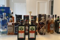 Polícia Civil deflagra operação em SC para investigar venda de bebidas falsificadas por meio de plataforma de e-comerce