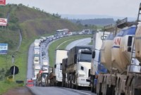 Câmara aprova anistia a multas aos caminhoneiros por bloqueios pós-eleições de 2022