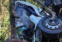 Caminhoneiro fica ferido após saída de pista na BR-282 em Cordilheira Alta