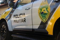 Homem agride companheira com tijolada na cabeça; ela o atropela com o carro e os dois vão parar na delegacia