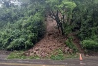 Deslizamento de terra interdita parcialmente a BR-282 entre São Miguel do Oeste e Maravilha