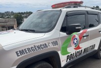 Homem é preso após agredir mulher com soco, garfo e impedir saída de casa