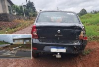Motorista colide contra poste, deixa local do acidente e admite ter ingerido bebida alcoólica