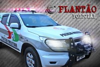 Homem é preso após agredir companheira, desacatar policiais e danificar viatura no Oeste de SC