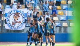 Grêmio vence o Internacional no clássico e conquista primeira vitória no Brasileiro Feminino