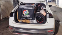 Carga irregular com motos elétricas é apreendida durante abordagem policial