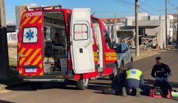 Jovem de 19 anos sofre queda de moto no Lago das Nações