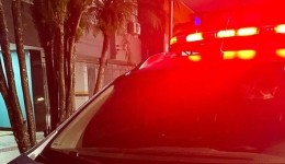 Mulher pede ajuda em oficina após ser ameaçada de morte por companheiro