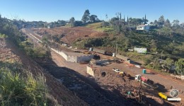 Senador Esperidião Amin rechaça paralisação das obras na BR-163 e garante entrega do elevado antes do final do ano