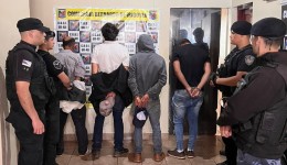 Polícia recupera três carros roubados no Brasil e prende quatro suspeitos em menos de 24 horas