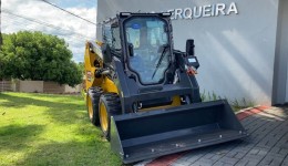 Município adquire mini carregadeira para reforçar serviços da Secretaria de Obras Urbanas