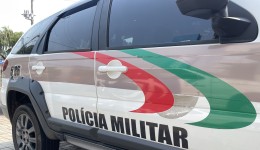 Adolescente é flagrado dirigindo carro irregular durante operação policial