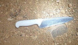 Homem é preso após agredir e ameaçar companheira com faca