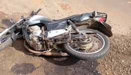 Motociclista fica ferido em colisão traseira com carro na BR 158