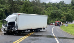 Vítima de colisão frontal na BR-282 é socorrida por helicóptero do SAER/SAMU e levada a Chapecó