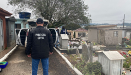 Carro furtado em CRAS de Nova Erechim é encontrado dentro de cemitério da região