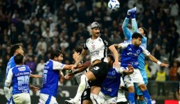 Corinthians e Cruzeiro empatam sem gols em volta de Cássio a Itaquera
