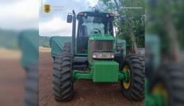 Trator roubado em Minas Gerais é recuperado pela Polícia Civil em propriedade rural