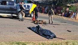 Motociclista morre após colisão com camionete