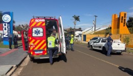 Motorista sofre mal súbito e colide contra carro estacionado
