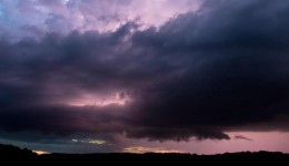Frente fria muda o tempo e traz risco de temporais para SC no fim de semana
