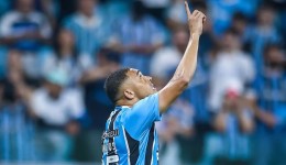 Grêmio vence o São Paulo por 2 a 0 e sobe na tabela do Brasileirão