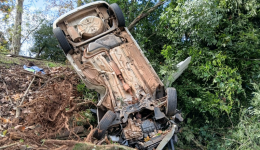 Jovem fica ferida após saída de pista na SC-305